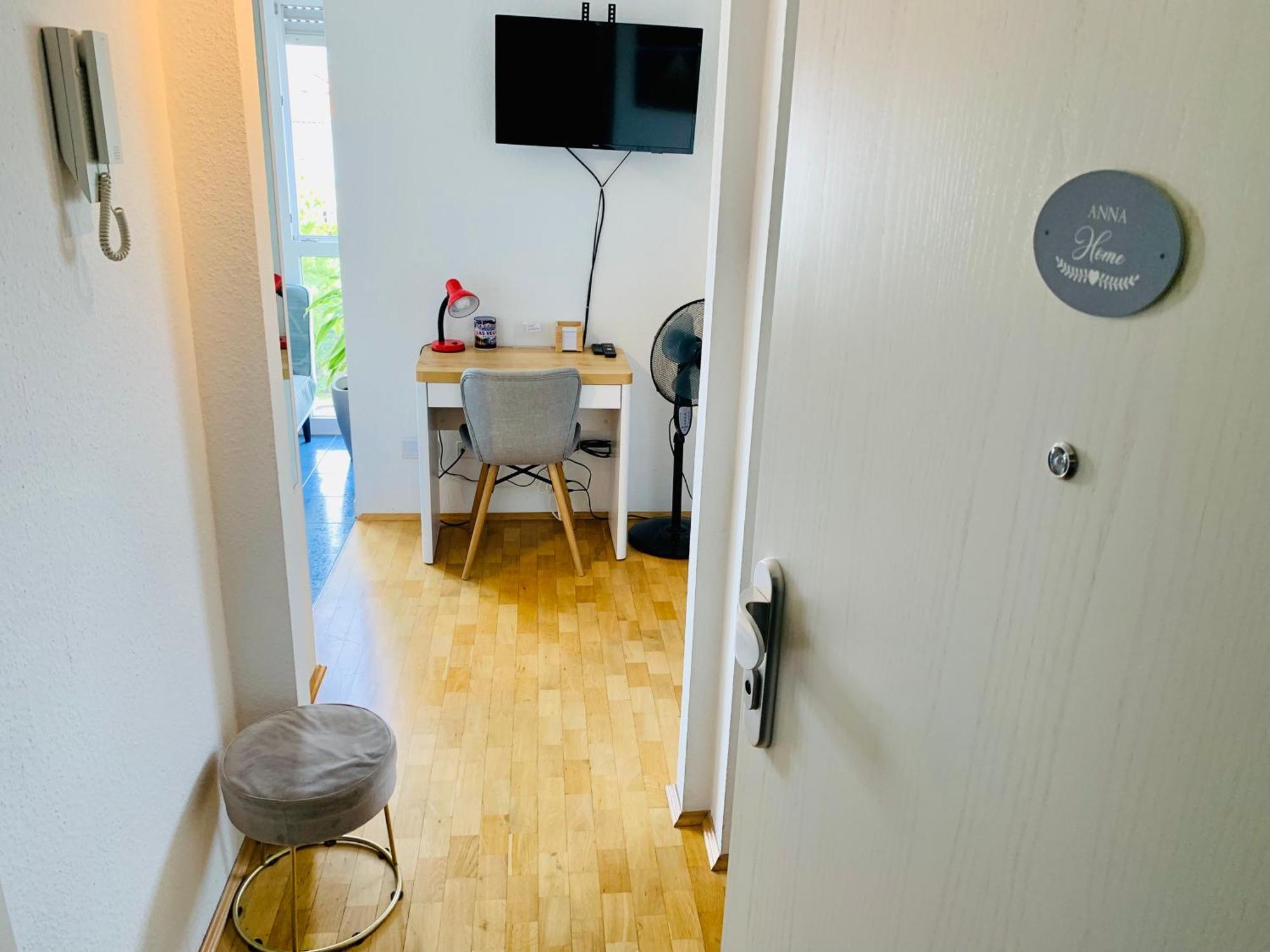 Anna Home & Sunny Home Apartments คาร์ลสรูเฮอ ภายนอก รูปภาพ
